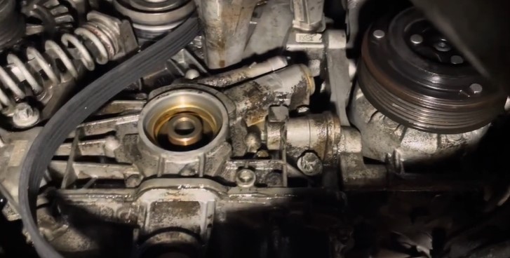 Symptoms of an Oil Leak on the Passenger Side of Your Chevy Cruze